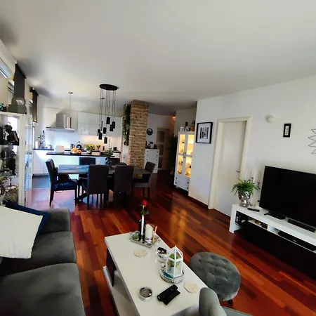 Apartment White Pebble - Luxury With Parking