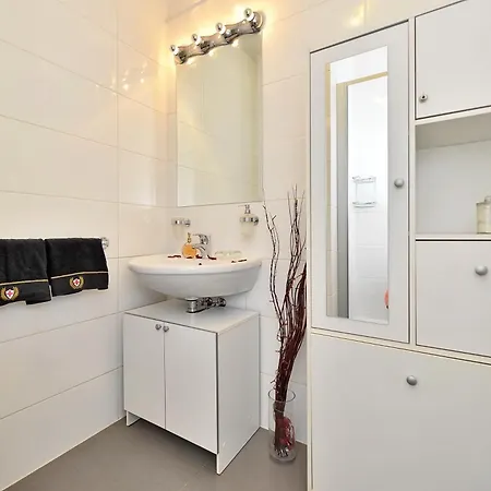 Apartment White Pebble - Luxury With Parking