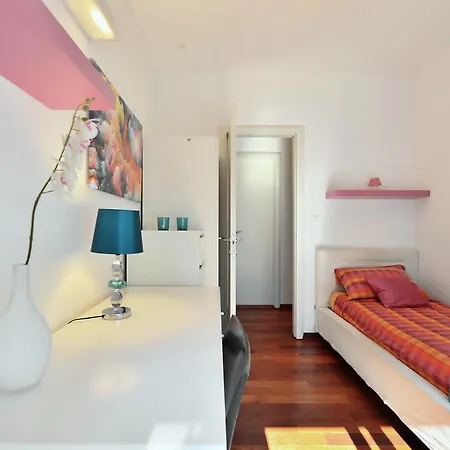 White Pebble - Luxury With Parking Apartment *