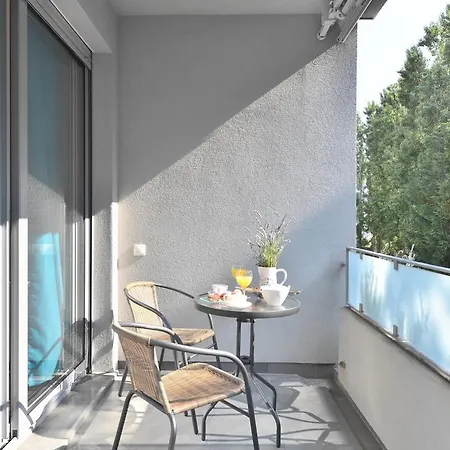 White Pebble - Luxury With Parking Apartment Split