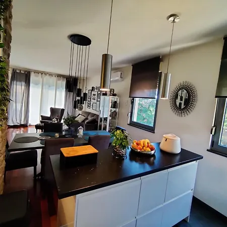 Apartment White Pebble - Luxury With Parking Split